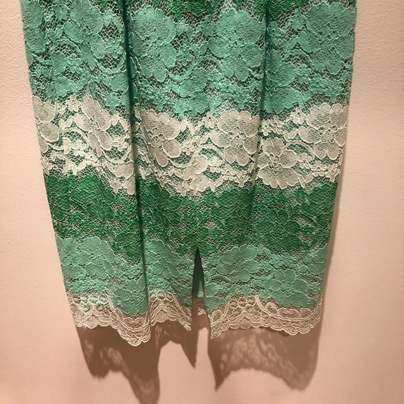 New York & Company Lace Shift Dress - Picture 4 of 6